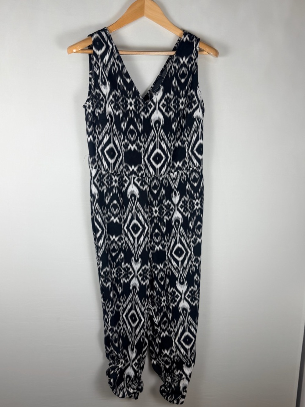 BOLD Elements Ikat Jumpsuit S Black White Sleeveless Ruched Ankle Tribal Relaxed